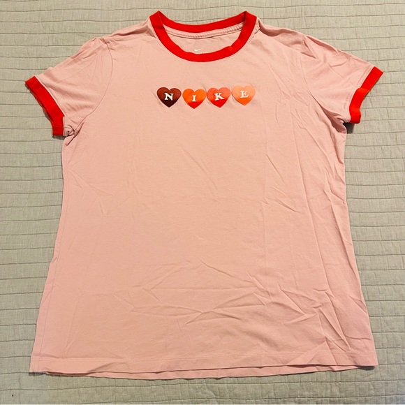 Nike Valentine Hearts Short Sleeve Pink Ringer Tee Size Large - Picture 1 of 8